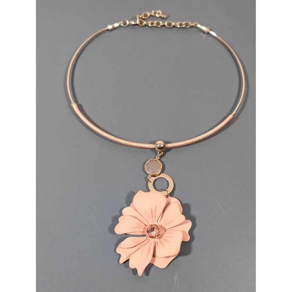 Cato Peach Flower Pendant Necklace 20